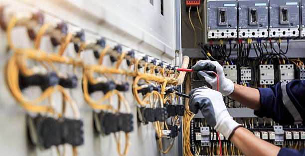 Professional Electrician technician working in Oreana, IL